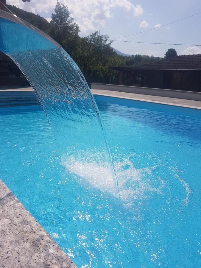 Holiday Home Emir Racic Exterior photo